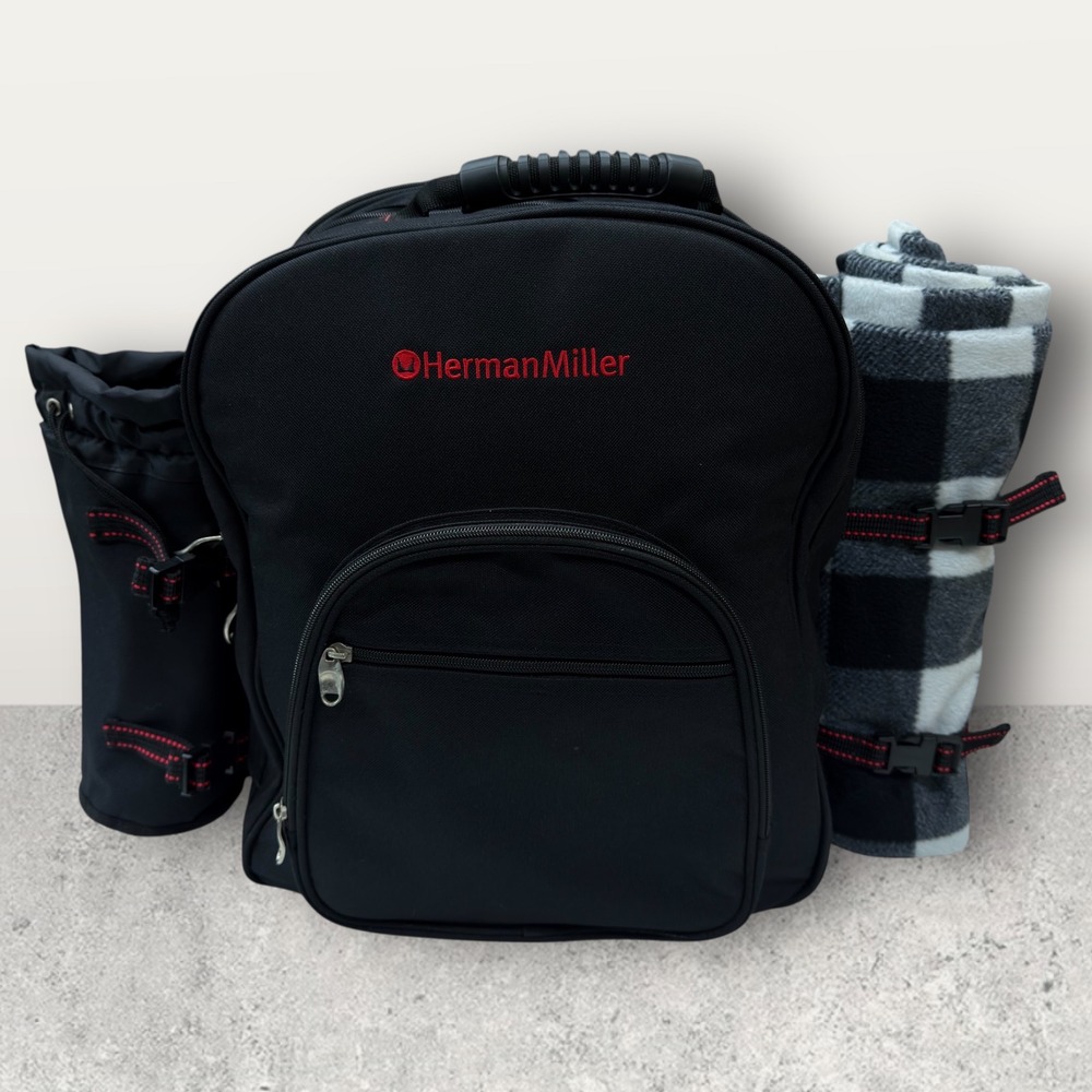 Herman‎ Miller Picnic at Ascot Backpack Set for 4 with Blanket and Wine Holder